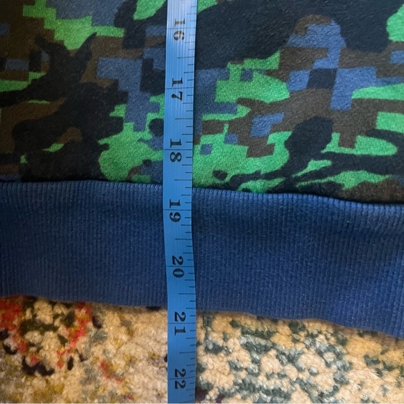 Under Armour Rival ABC camouflaged kids sweatshirt, with fleece lining and hood - Picture 3 of 5